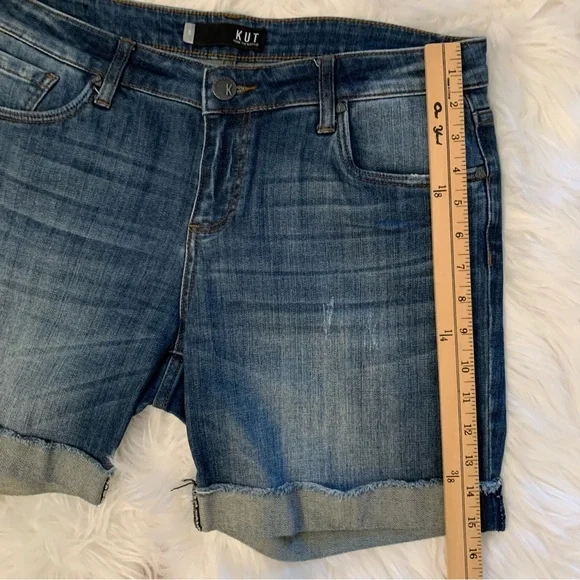 Kut from the Kloth Catherine Boyfriend Jean Shorts Size 8 Cuffed Distressed - Picture 8 of 16